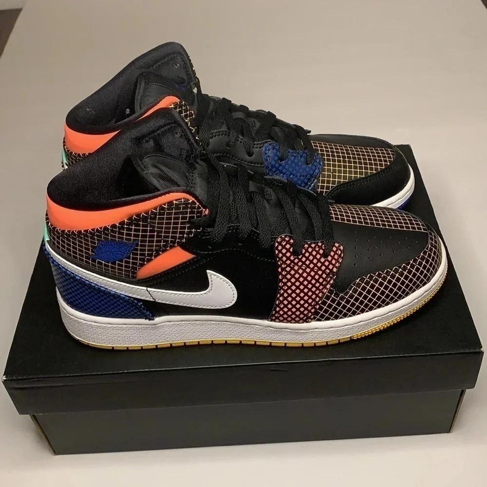 Jordan 1 Mid Sneakers Women’s Sz 5.5 Graphic Game Royal Blue New